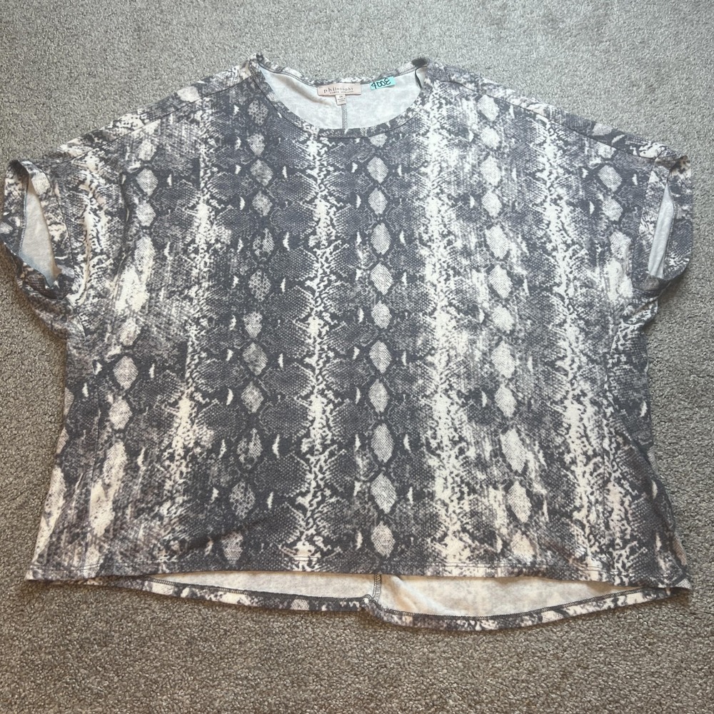 Philosophy Shirt Womens 2XL Gray Snake Print Short Sleeve Lightweight‎ Top